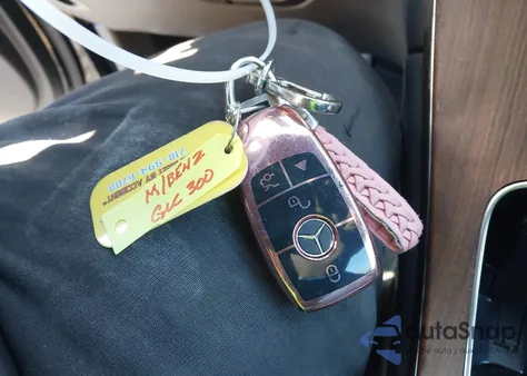 2020 Mercedes-Benz Glc 300 4Matic z USA, uszkodzony, nr VIN W1N0G8EBXLF864861